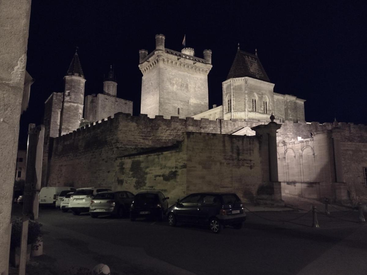 Au Gre Du Voyage Leilighet Uzès Eksteriør bilde